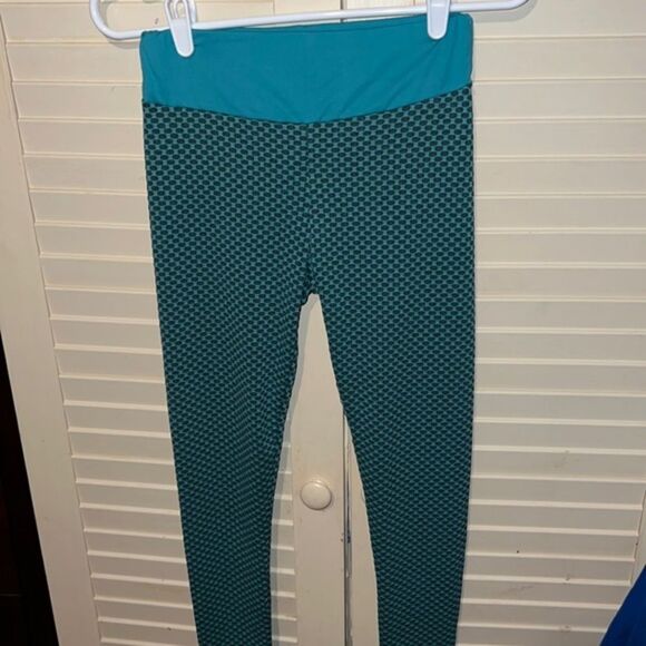 Blue Bubble Scrunch Butt Gym Leggings - Picture 1 of 4